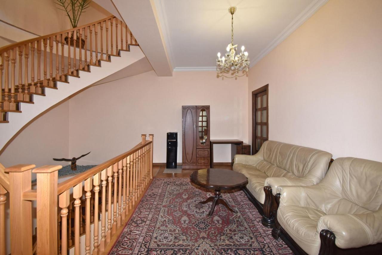 Homestay At City Center Erevan Exterior foto
