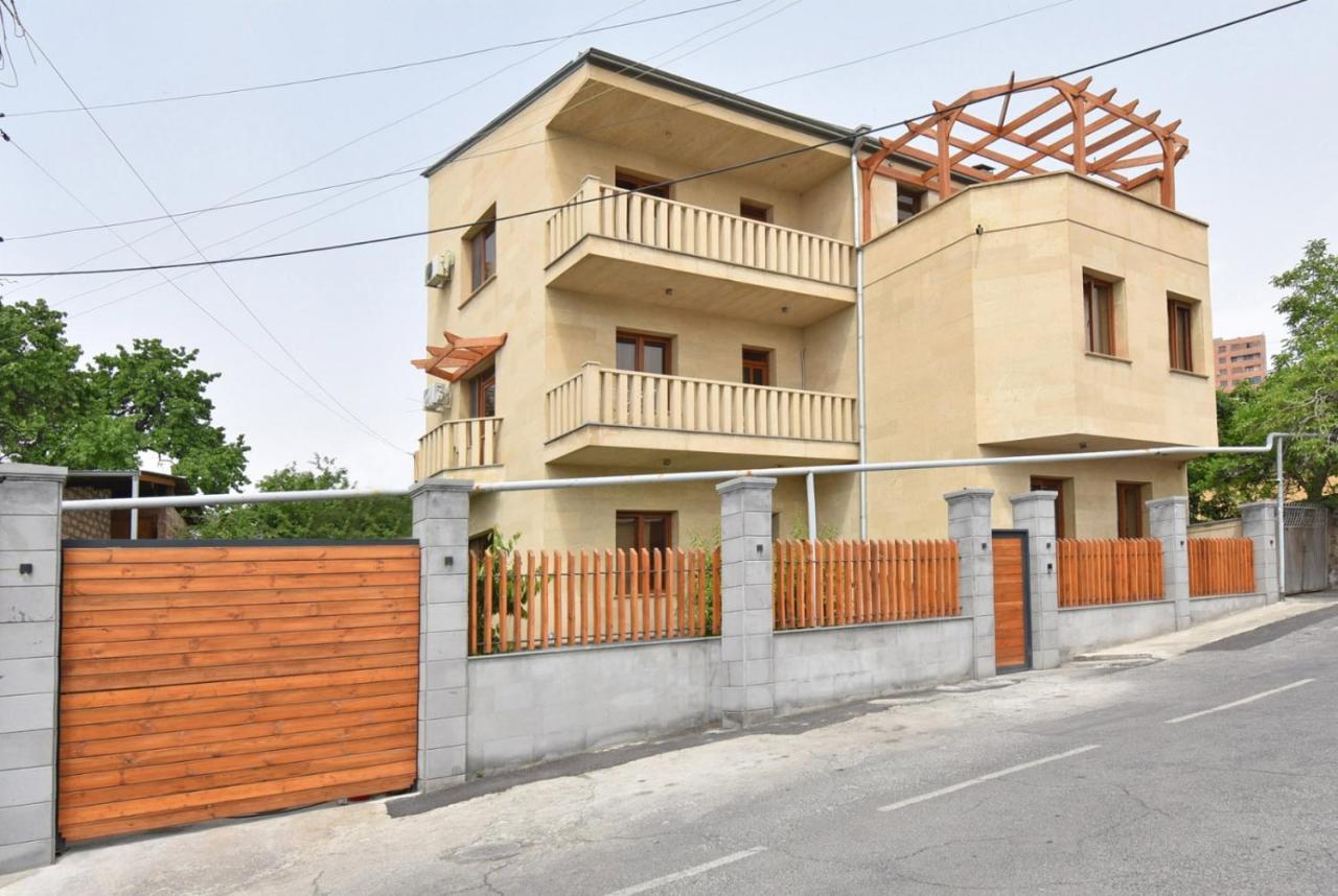 Homestay At City Center Erevan Exterior foto