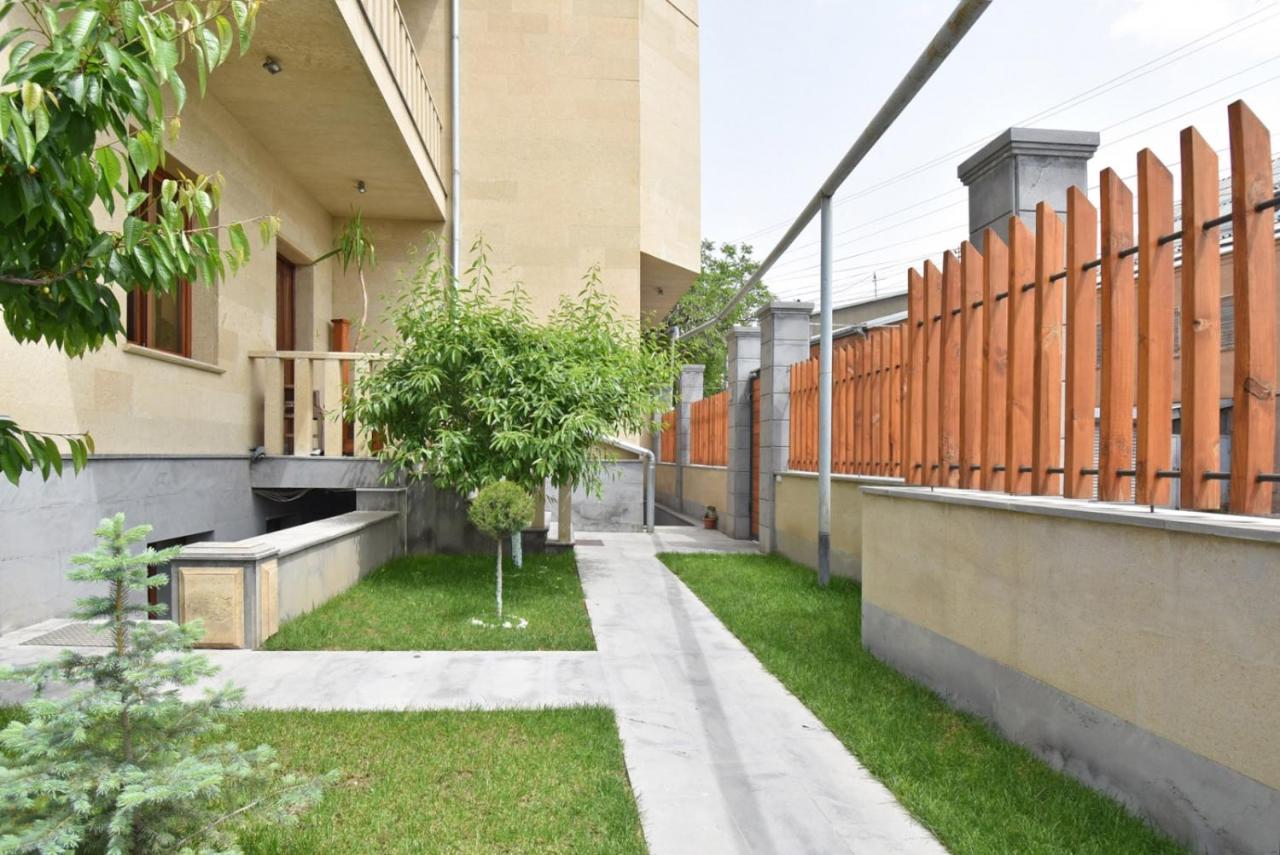 Homestay At City Center Erevan Exterior foto