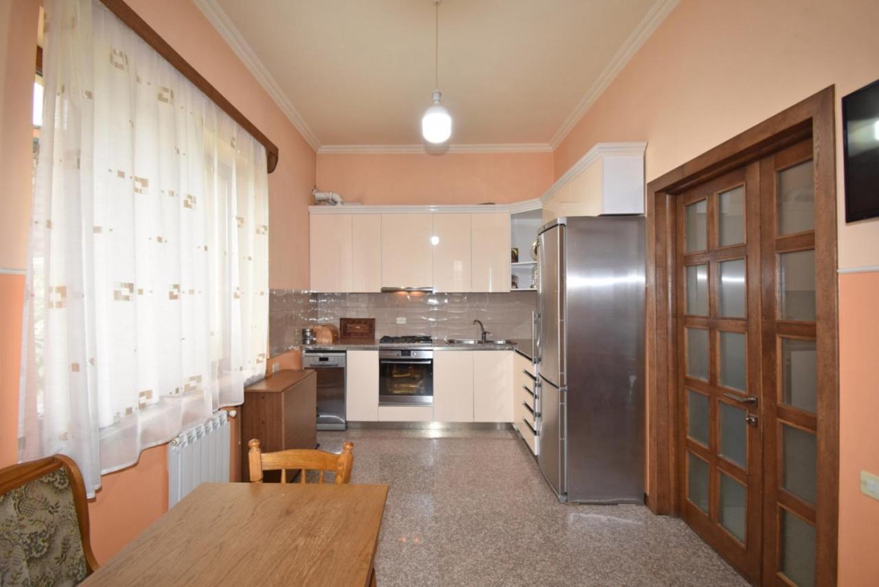 Homestay At City Center Erevan Exterior foto