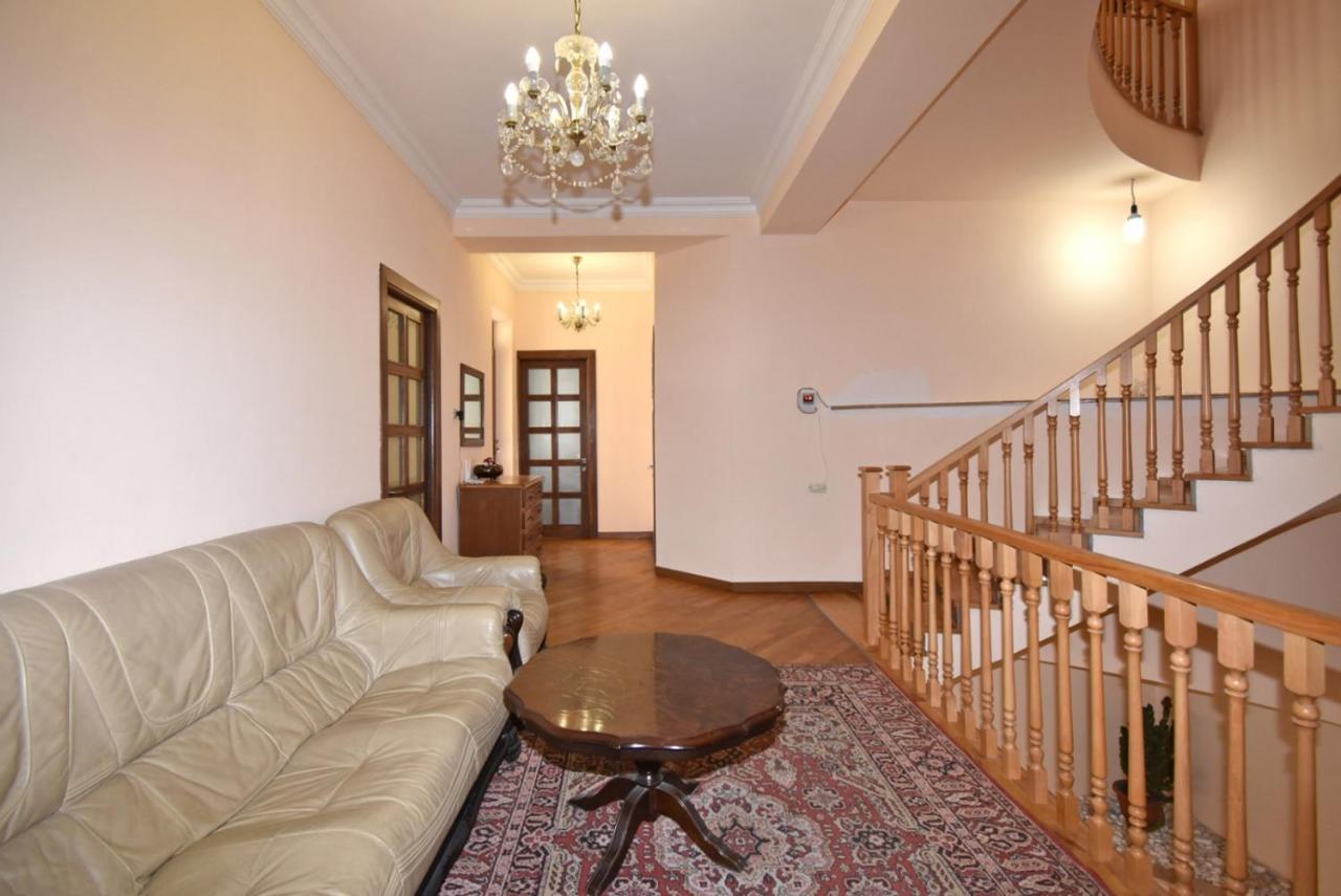 Homestay At City Center Erevan Exterior foto